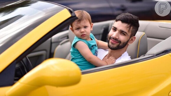 Gusttavo Lima mostrou o filho Gabriel, de 1 ano, pedindo para andar de carro nesta terça-feira, 25 de junho de 2019