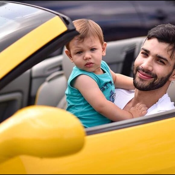 Gusttavo Lima mostrou o filho Gabriel, de 1 ano, pedindo para andar de carro nesta terça-feira, 25 de junho de 2019