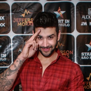 'Eu amo você, tá? E nosso maior prêmio está aqui', continuou Gusttavo Lima, se referindo ao filho Gabriel