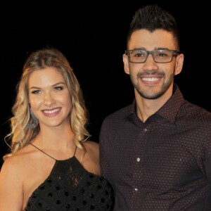 Gusttavo Lima faz declaração apaixonada para Andressa Suita em palco de show