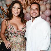 É menino! Thammy Miranda e Andressa Ferreira descobrem sexo do bebê em chá