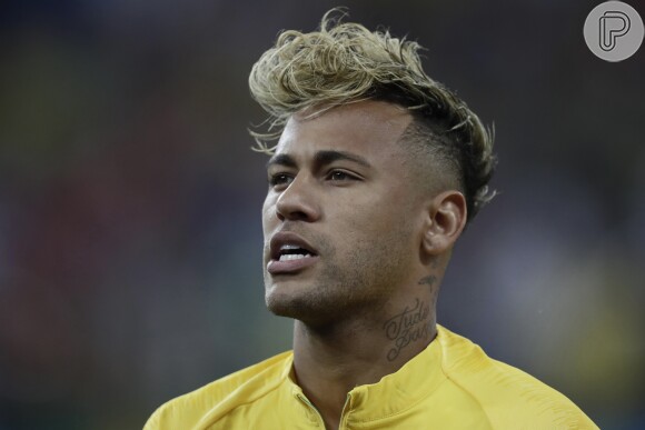 Neymar tietou equipe da seleção brasileira com foto: 'Falta só mais um passo'