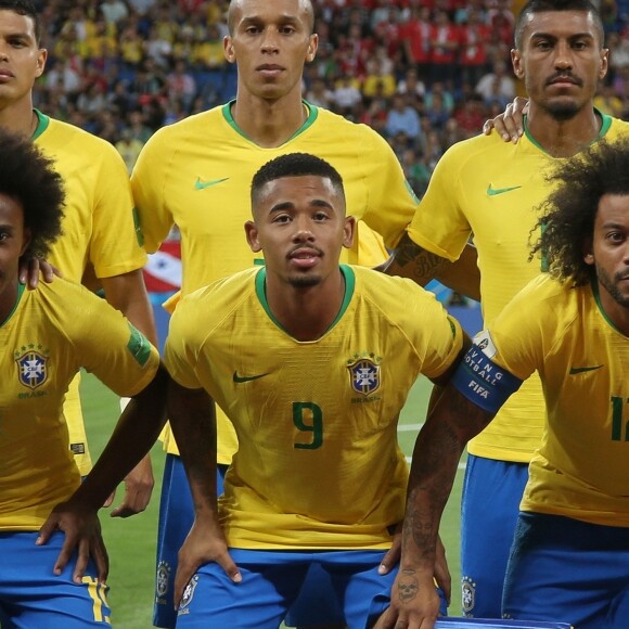 Neymar vibrou com gols de Gabriel Jesus e Roberto Firmino