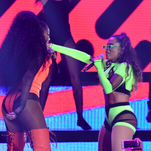 Ludmilla teve ajuda da namorada, Brunna Gonçalves, para escolher look para a premiação MTV MIAW: 'Sempre tenho um leque de ideias na mão e eu mostro para ela, aí a Brunna fala: 'Ah, essa daqui é mais legal, essa não''