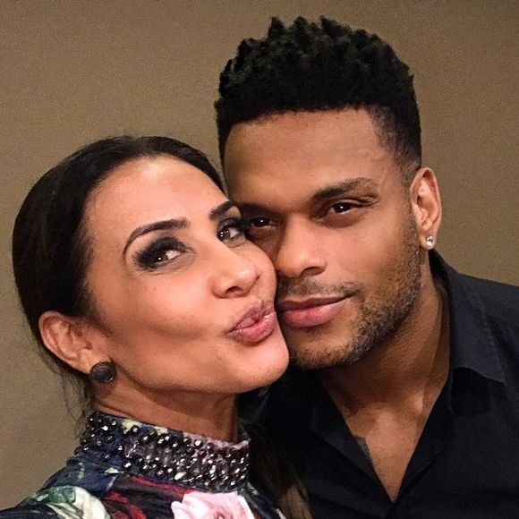 Scheila Carvalho compartilhou foto da filha, Giullia, fruto do seu casamento com Tony Salles