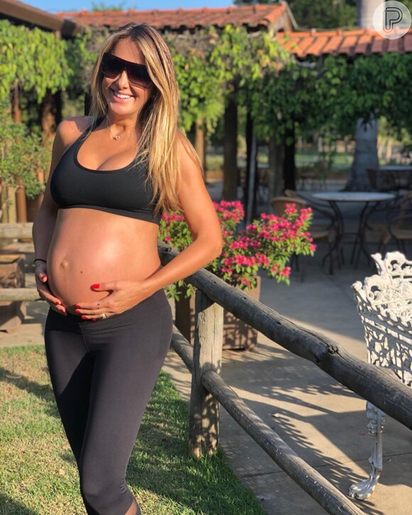 Famosos, fãs e familiares aproveitaram a foto para elogiar Ticiane Pinheiro durante a gravidez 