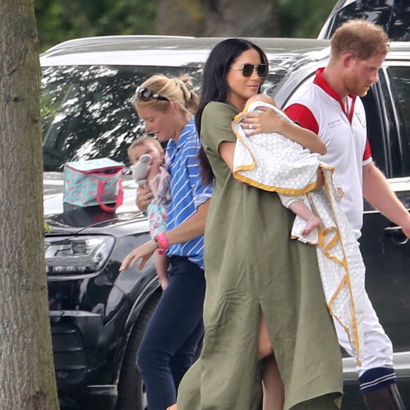 Meghan Markle e príncipe Harry são pais de Archie