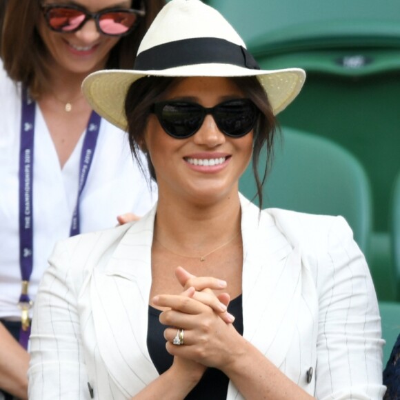 Meghan Markle homenageou o filho com pingente com sua inicial