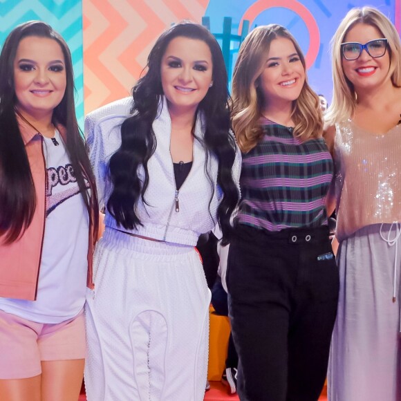 Maraisa aposta em moletom rosa igual a de Marilia Mendonça em show neste domingo, dia 14 de julho de 2019