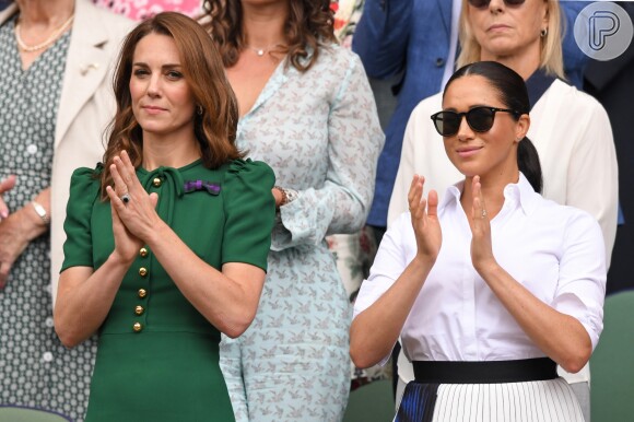 Durante a partida de tênis, um gesto de Kate Middleton para Meghan Markle chamou atenção: ela consolou a americana ao ver que Selena Williams, amiga da americana, tinha perdido a partida