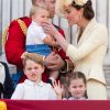 George e Charlotte, filhos de Kate Middleton, gostam do bolo da tia, Meghan Markle