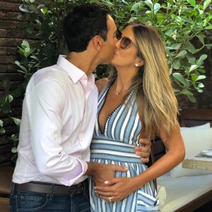 Filha de Cesar Tralli e Ticiane Pinheiro, Manuella nasceu no dia 12 de julho de 2019