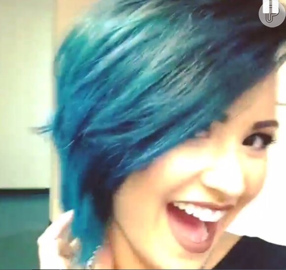 Recentemente, Demi Lovato pintou os cabelo de azul