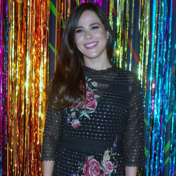 Wanessa Camargo mostrou foto do parto da irmã, Camilla Camargo, nesta quinta-feira, 25 de julho de 2019