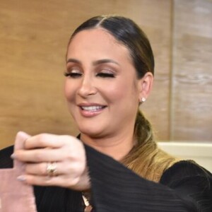 Grávida pela terceira vez, Claudia Leitte ganhou cariinho dos fãs: 'Tem alguém aqui querendo abraçar vocês três'