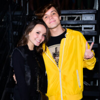 Larissa Manoela e Leo Cidade curtem shows de funk no 'Baile do Dennis'. Fotos!