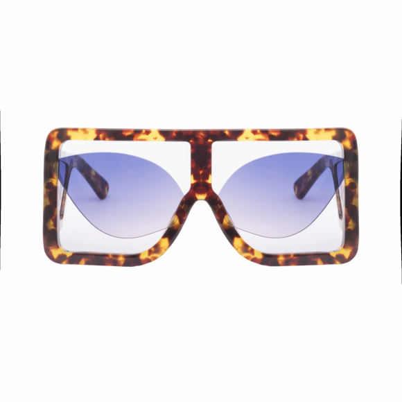 Novo óculos de sol de Anitta custa €211, o equivalente a R$ 892