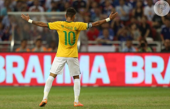 Neymar vibra com vitória do Brasil contra o Japão no jogo desta terça-feira, 14 de outubro de 2014: 'Sonho'