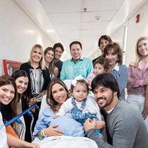 Família de Patricia Abravanel acompanhou apresentadora no dia do nascimento de Senor