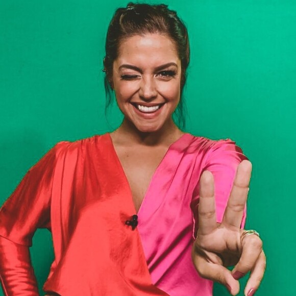 Thais Fersoza, por sua vez, montou uma produção mais casual com o body da Zara