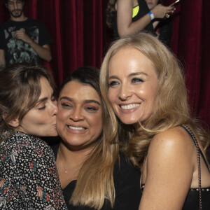 Carolina Dieckmann beija Preta Gil e Angélica em evento nesta quinta-feira, dia 08 de agosto de 2019