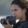 Bruna Marquezine é uma fotógrafa no filme 'Vou Nadar Até Você', de Klaus Mitteldorf