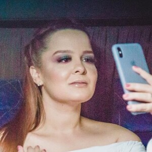 Maiara, da dupla com Maraisa, compartilhou sequência de fotos na web