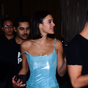 Bruna Marquezine comemorou seus 24 anos em uma boate de São Paulo