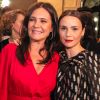 Que encontro! Adriana Esteves e Débora Falabella brilham em premiação de cinema