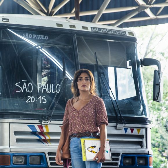 Maria da Paz (Juliana Paes) pode ter tido a filha trocada na maternidade, mas Walcyr Carrasco não confirmou a informação da novela 'A Dona do Pedaço'