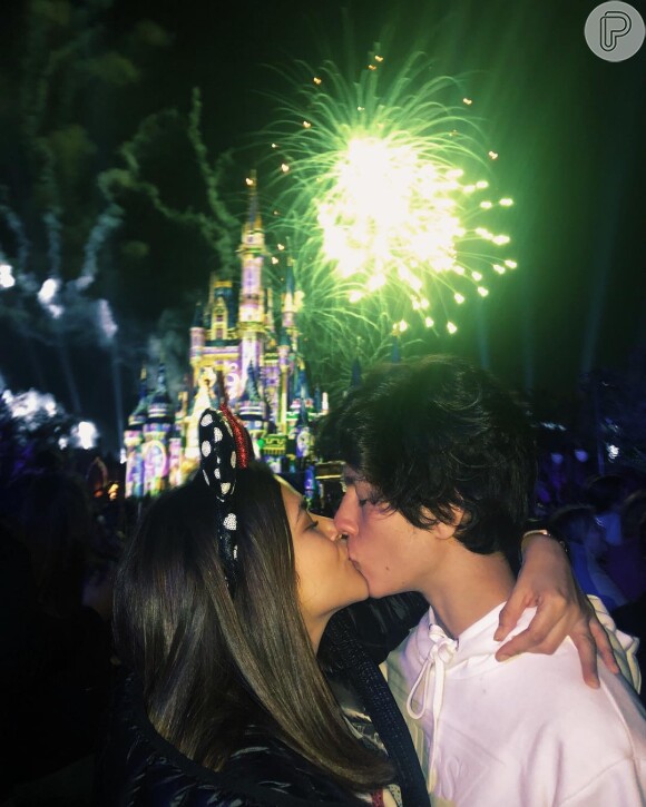 Maisa Silva posta foto fofa com namorado e se declara: 'Demonstra o tempo todo que me ama e é meu melhor amigo'