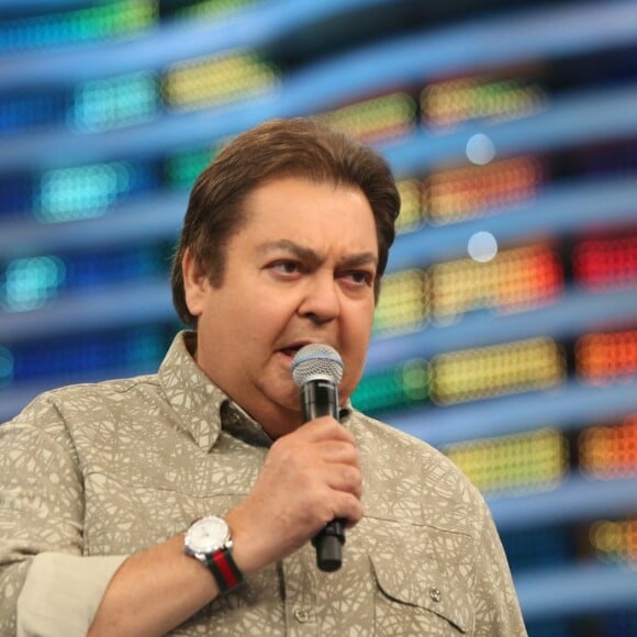 No 'Domingão do Faustão', o apresentador usa relógios de luxo