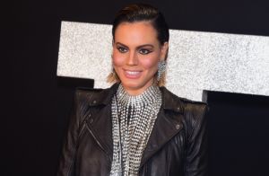 Letícia Lima está loira! Atriz estiliza novo cabelo com aspecto wet para evento