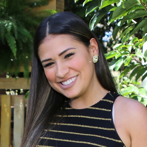 Sertaneja Simone reagiu com bom humor ao ser questionada se já está grávida de novo: 'Comida, comida... vou ter que entrar na dieta de novo'
