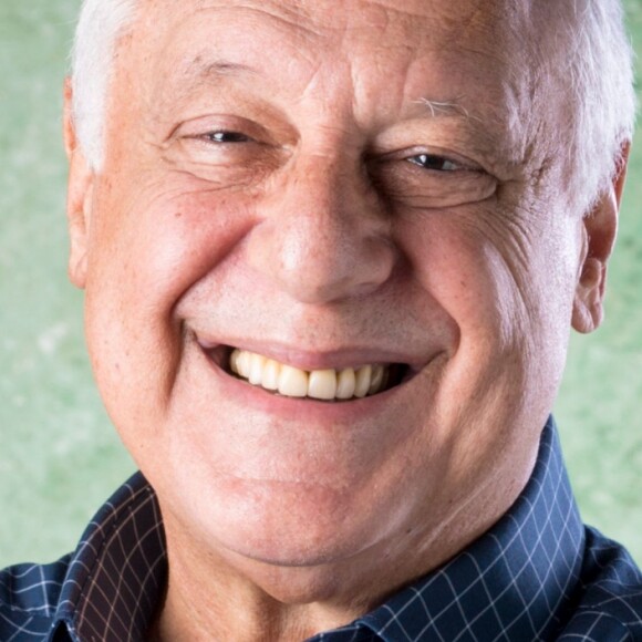 Antonio Fagundes surgiu em foto com os quatro filhos em foto compartilhada na web pela filha Diana Fagundes