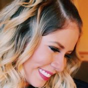 Marília Mendonça mostra fio de cabelo branco e brinca: 'Oficialmente mãe'