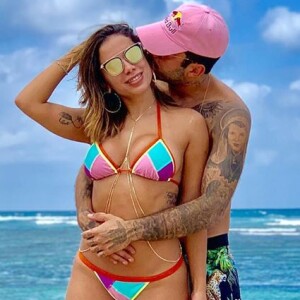 Anitta está solteira após fim do namoro com Pedro Scooby