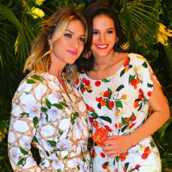 Bruna Marquezine gravou um vídeo que será exibido no canal de Giovanna Ewbank no Youtube