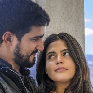 Nos últimos capítulos da novela 'Órfãos da Terra', Laila (Julia Dalavia) engravida de novo de Jamil (Renato Góes)