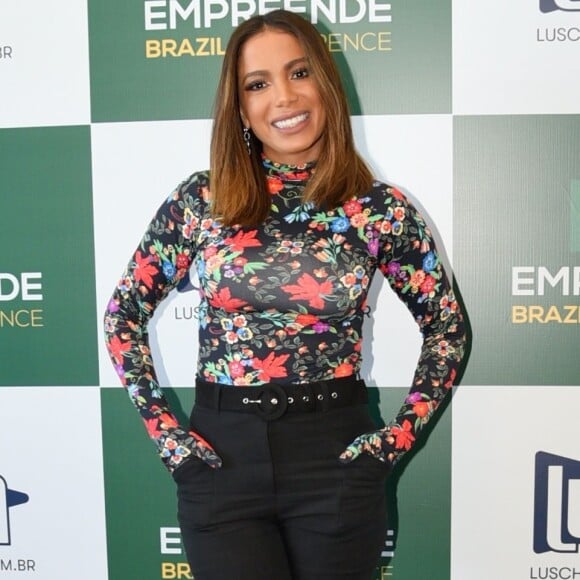 Anitta rebateu rumores sobre a sua saúde em vídeos no Instagram