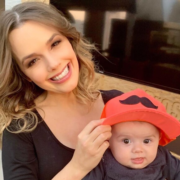 Thaeme Marioto é mãe da pequena Liz