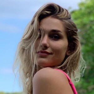 Sasha Meneghel é estudante de moda