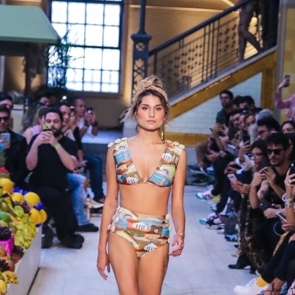 Sasha Meneghel já desfilou nas passarelas para a marca Água de Coco