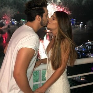 Luan Santana e Jade Magalhães cogitam se casar em castelo