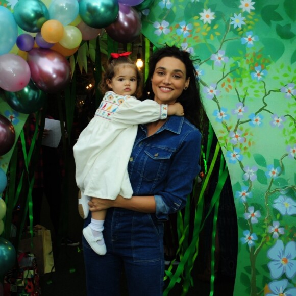 Filha de Débora Nascimento, Bella foi fundamental para que atriz superasse separação