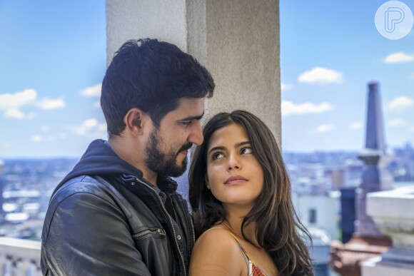 No fim da novela 'Órfãos da Terra', Jamil (Renato Goés) e Laila (Julia Dalavia) ficaram juntos