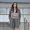 A Chanel desfilou na Semana de Moda de Paris nesta terça-feira, 1 de outubro de 2019, apresentando suas tendências de primavera/verão, como o conjuntinho de bermuda e terno em tweed