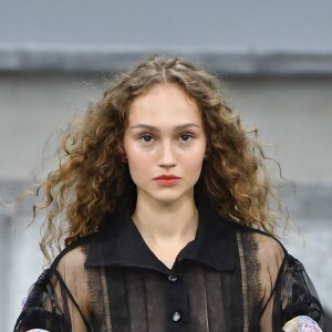 A Chanel mostrou em seu desfile em Paris peças com mangas bufantes, uma das principais tendências de moda para a primavera e para o verão 2020