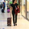 Bruna Marquezine é clicada em aeroporto do Rio de Janeiro com acervo de luxo