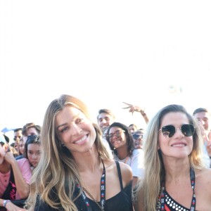 Grazi Massafera curte Rock in Rio com a filha, Sofia